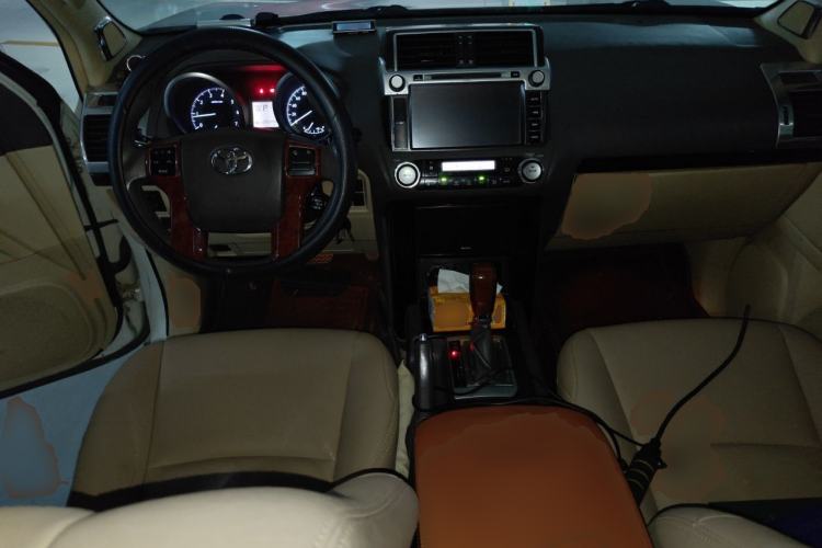 Used Toyota Prado  Center Console