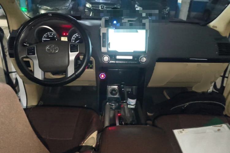 Used Toyota Prado  Center Console