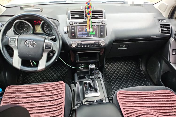 Used Toyota Prado 2015 2.7L TXL Middle East Version Center Console