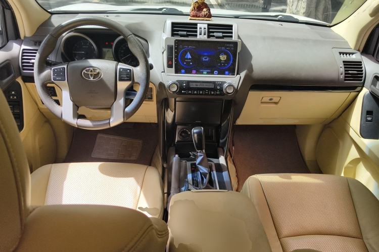 Used Toyota Prado  Center Console