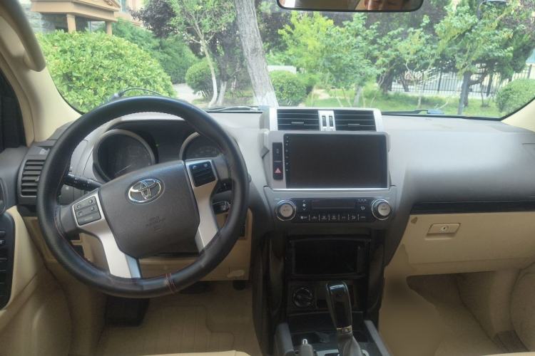 Used Toyota Prado  Center Console