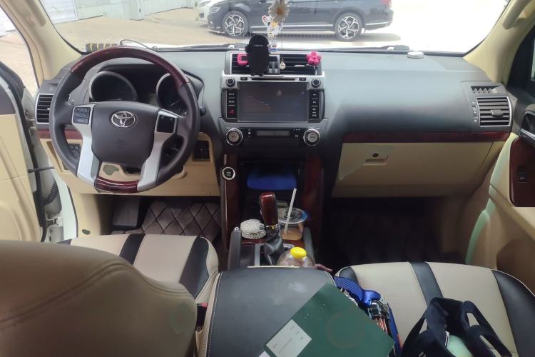 Used Toyota Prado  Center Console