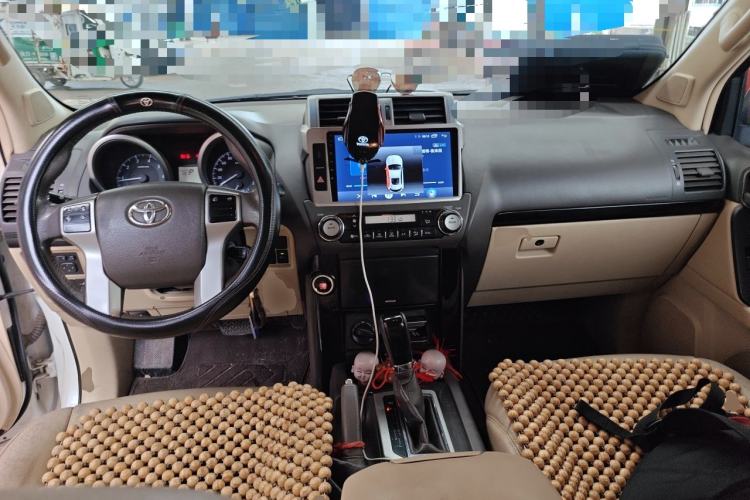 Used Toyota Prado  Center Console