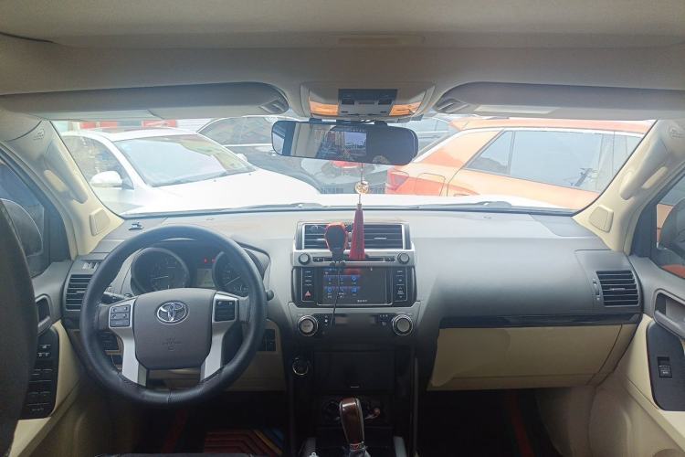 Used Toyota Prado 2015 2.7L Automatic Standard Edition Center Console