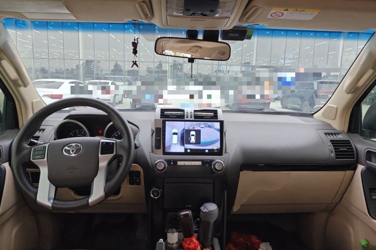 Used Toyota Prado 2015 2.7L Automatic Standard Edition Center Console