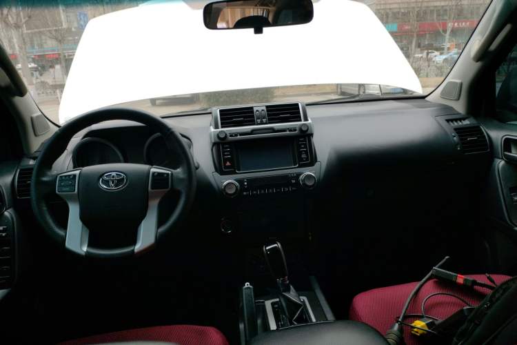 Used Toyota Prado 2015 2.7L Automatic Standard Edition Center Console