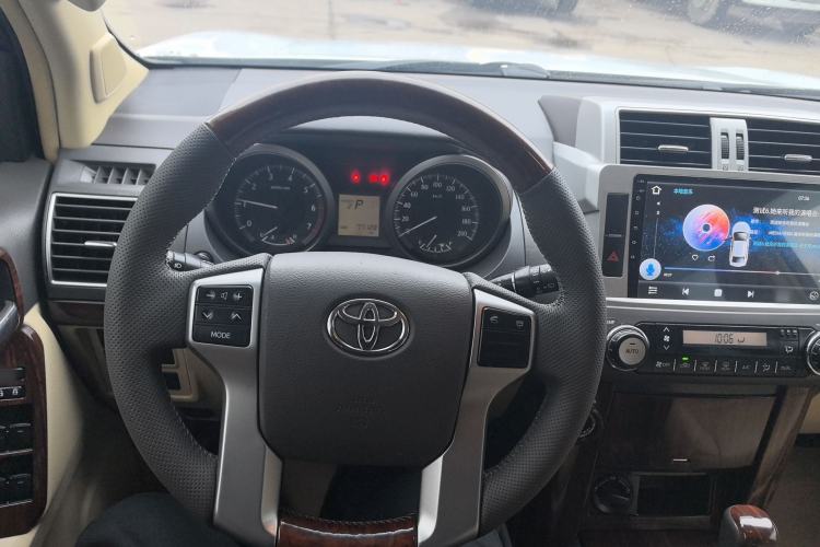Used Toyota Prado 2015 2.7L Automatic Standard Edition Center Console