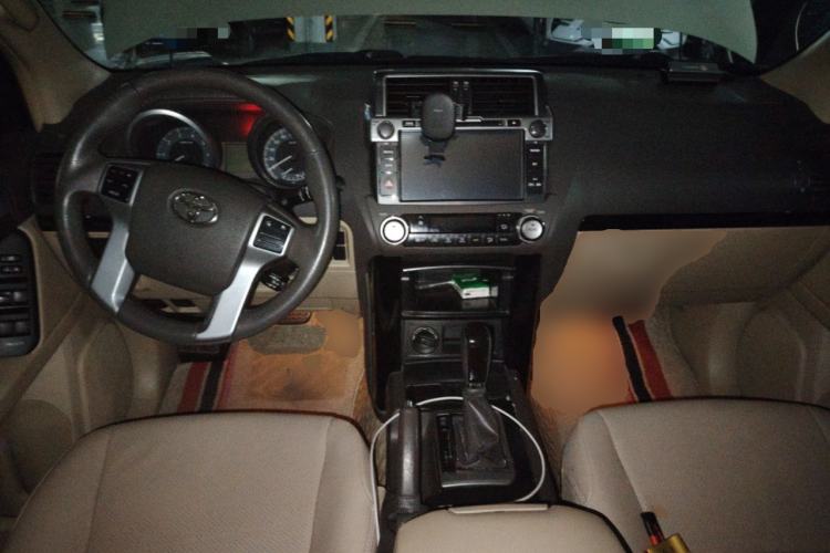Used Toyota Prado 2015 2.7L TXL Middle East Version Center Console
