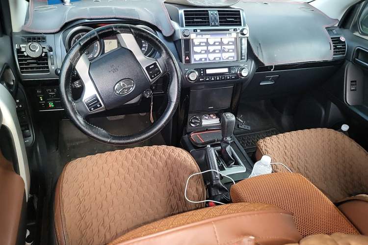 Used Toyota Prado  Center Console