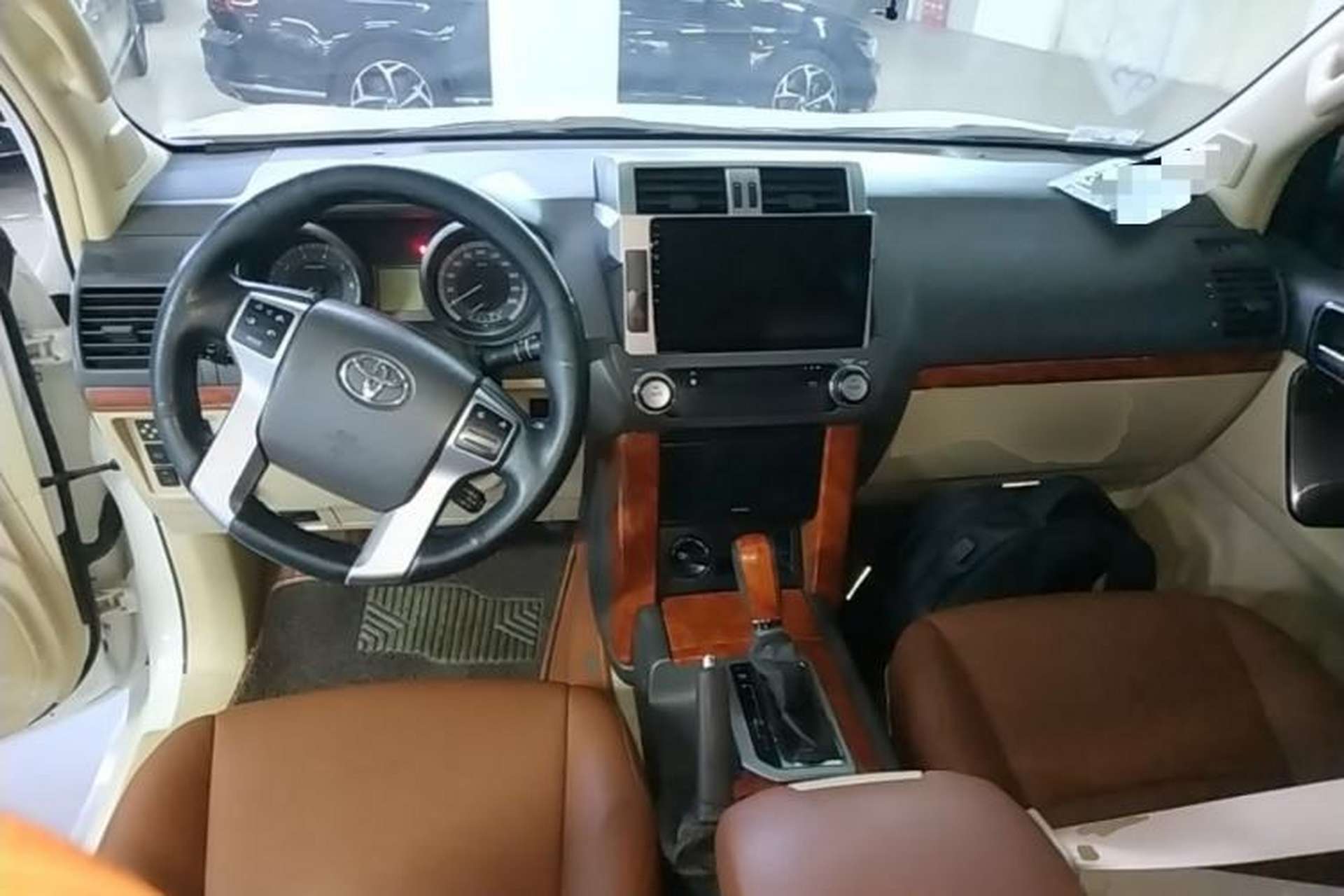Used Toyota Prado 2015 2.7L Parallel Import Center Console