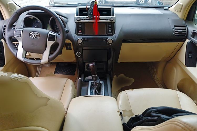 Used Toyota Prado 2015 2.7L Automatic Luxury Edition Center Console