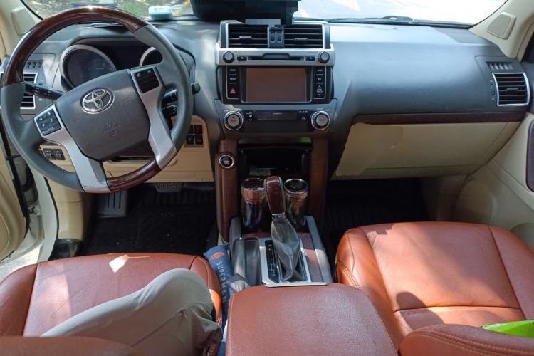 Used Toyota Prado 2015 2.7L 4x4 Gasoline Version 7 Seats U.S. Specification Center Console