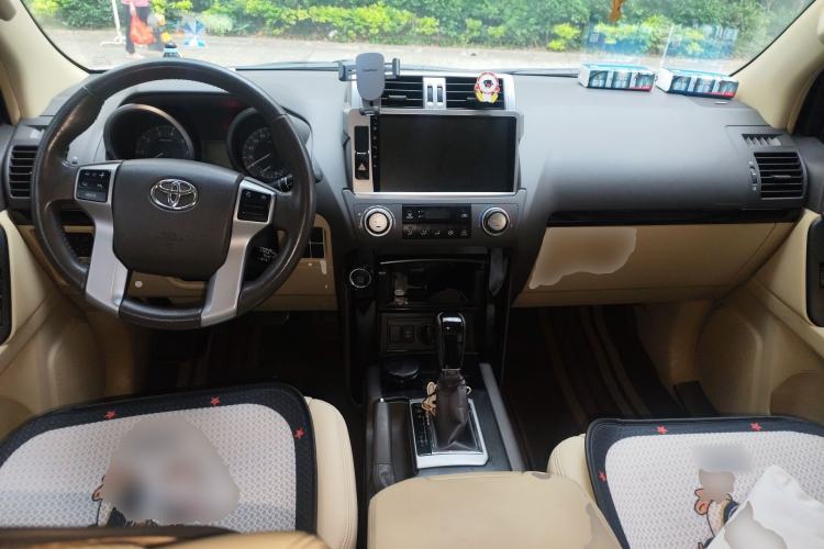 Used Toyota Prado 2015 4000 Middle East Edition Center Console