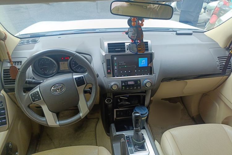 Used Toyota Prado  Center Console