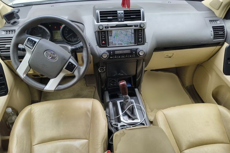 Used Toyota Prado 2015 2.7L Automatic Luxury Edition Center Console