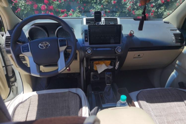 Used Toyota Prado 2015 2.7L TXL Middle East Version Center Console