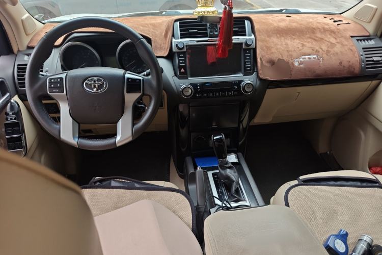 Used Toyota Prado 2015 2.7L TXL Middle East Version Center Console