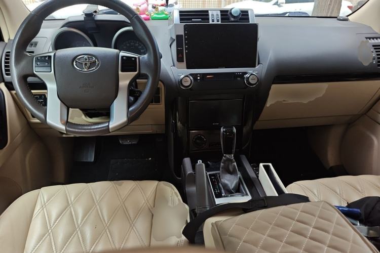 Used Toyota Prado  Center Console