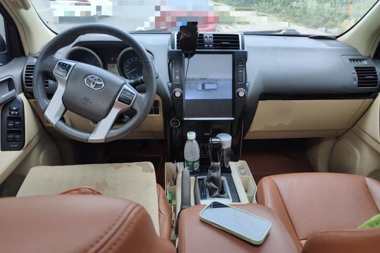 Used Toyota Prado  Center Console