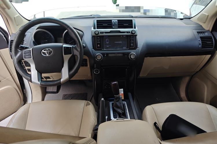 Used Toyota Prado 2015 2.7L Automatic Standard Edition Center Console