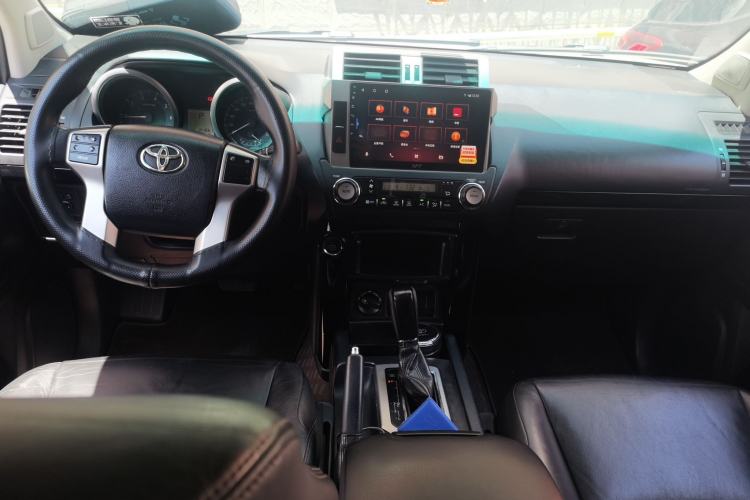Used Toyota Prado  Center Console