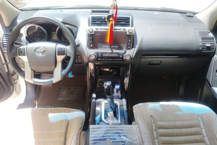 Used Toyota Prado  Center Console