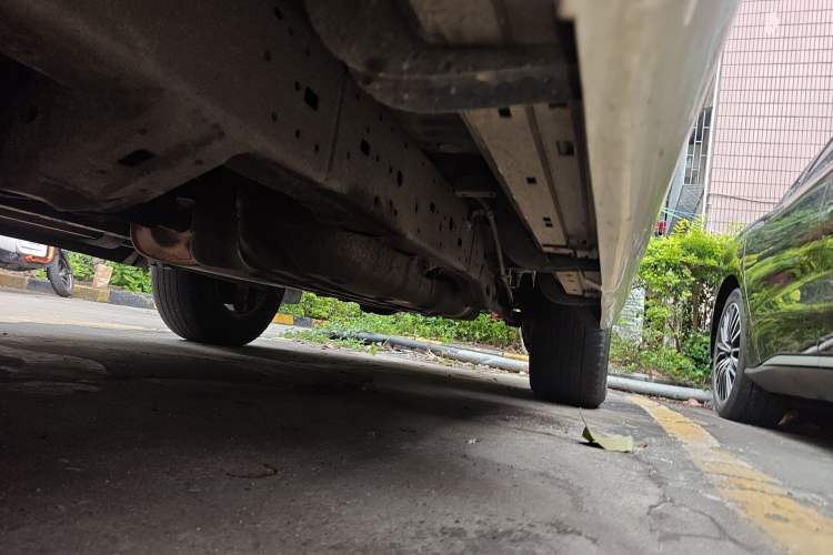Used Toyota Prado 2015 2.7L TXL Middle East Version Chassis Front Left