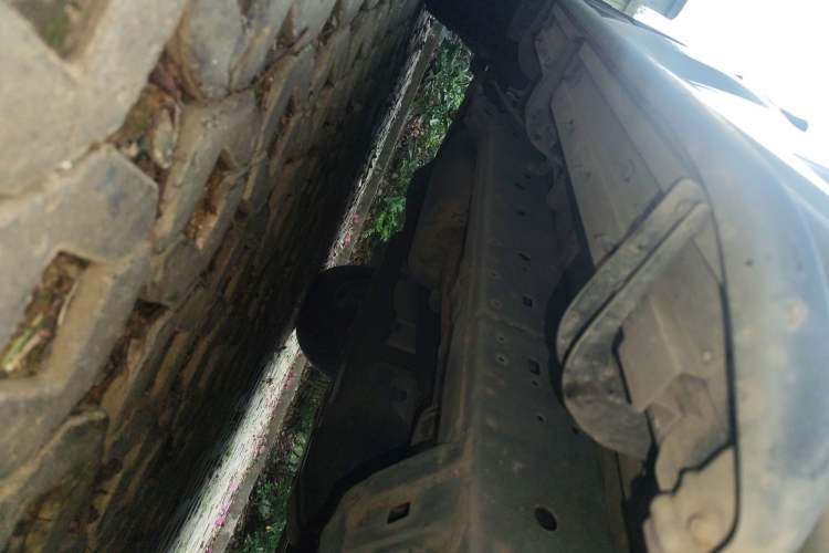 Used Toyota Prado 2015 4000 Middle East Edition Chassis Front Right