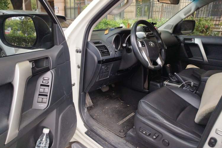 Used Toyota Prado 2015 2.7L Automatic Standard Edition Driver Seat