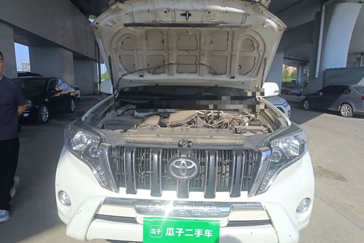 Used Toyota Prado 2015 2.7L TXL Middle East Version Engine Bay
