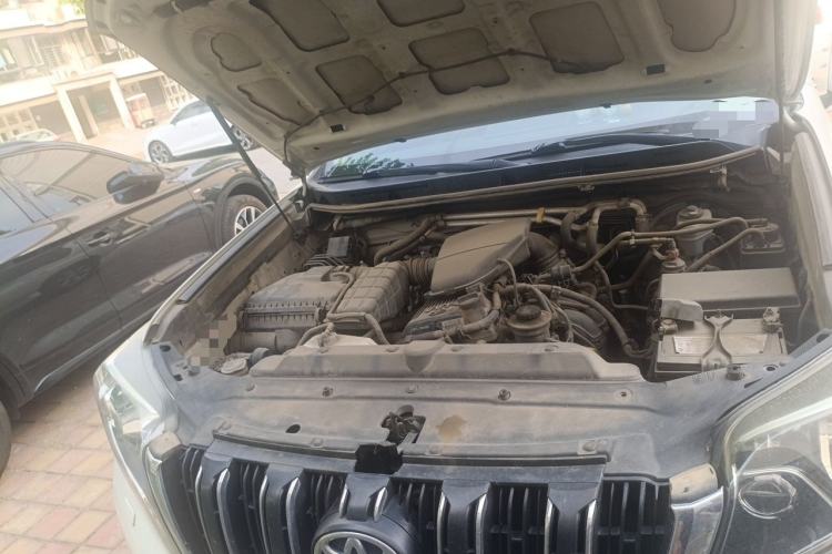 Used Toyota Prado  Engine Bay