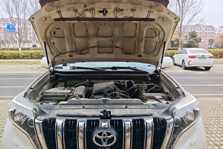 Used Toyota Prado 2015 2.7L TXL Middle East Version Engine Bay