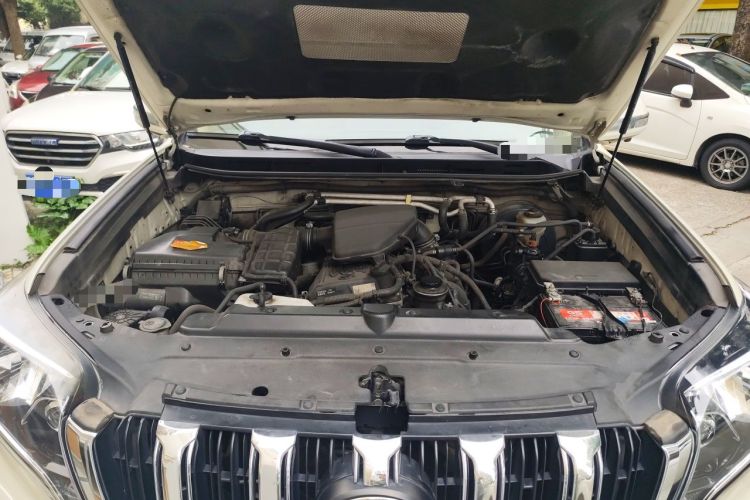 Used Toyota Prado  Engine Bay