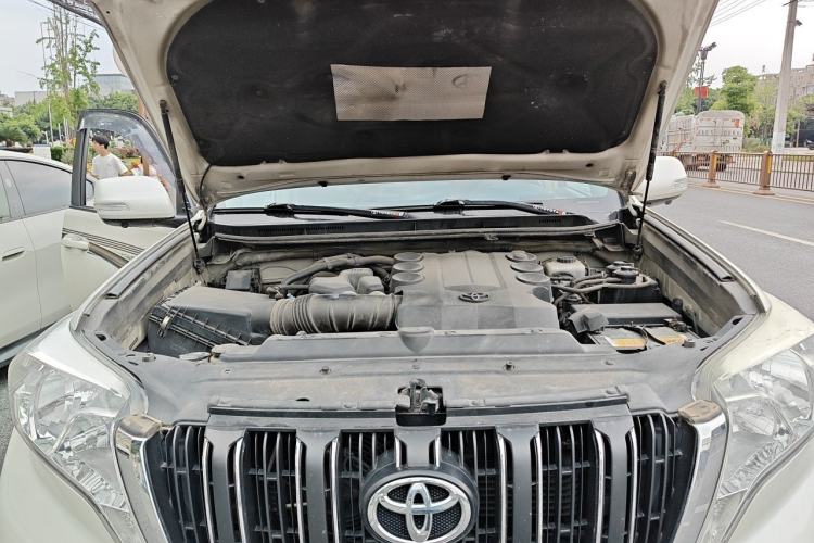 Used Toyota Prado  Engine Bay