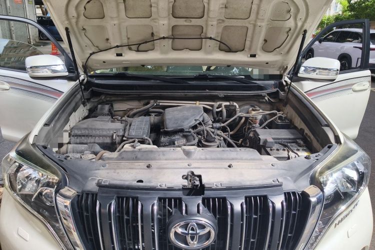 Used Toyota Prado  Engine Bay