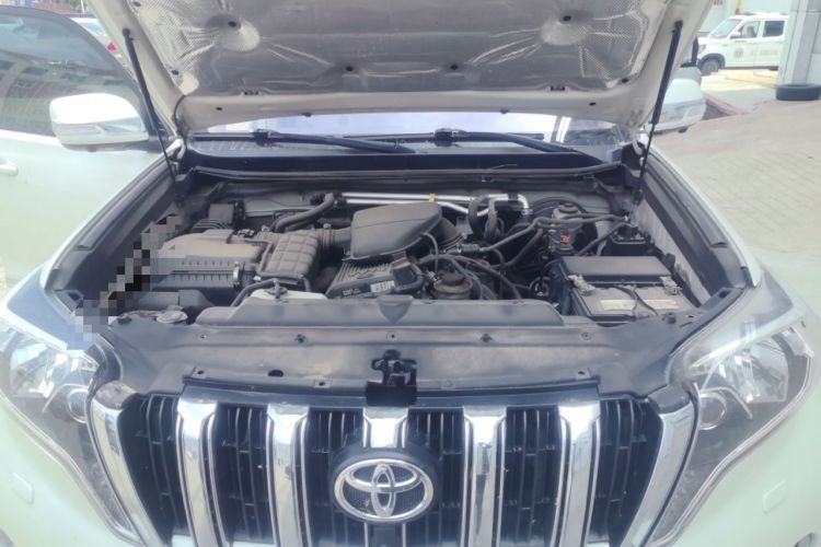 Used Toyota Prado  Engine Bay