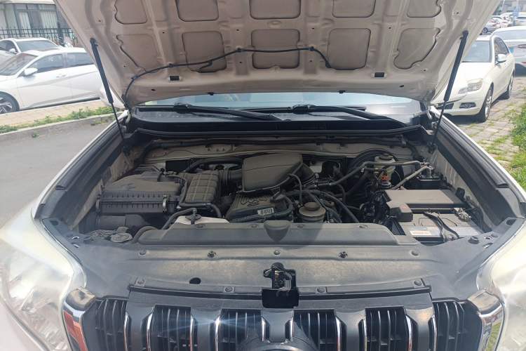 Used Toyota Prado 2015 2.7L Automatic Standard Edition Engine Bay