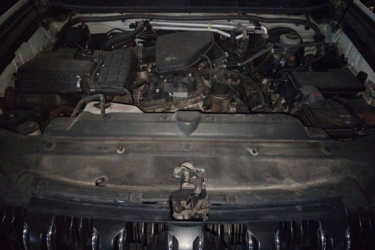 Used Toyota Prado 2015 2.7L TXL Middle East Version Engine Bay