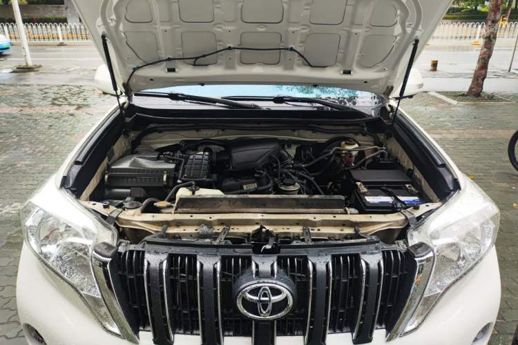Used Toyota Prado 2015 2.7L Automatic Standard Edition Engine Bay