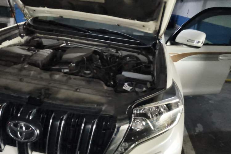 Used Toyota Prado  Engine Bay Left