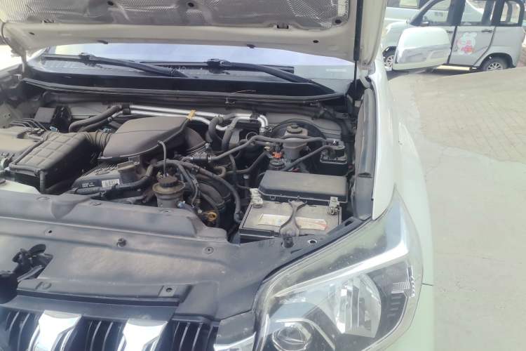 Used Toyota Prado  Engine Bay Left