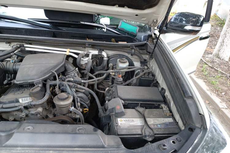 Used Toyota Prado 2015 2.7L 4x4 Gasoline Version 7 Seats U.S. Specification Engine Bay Left