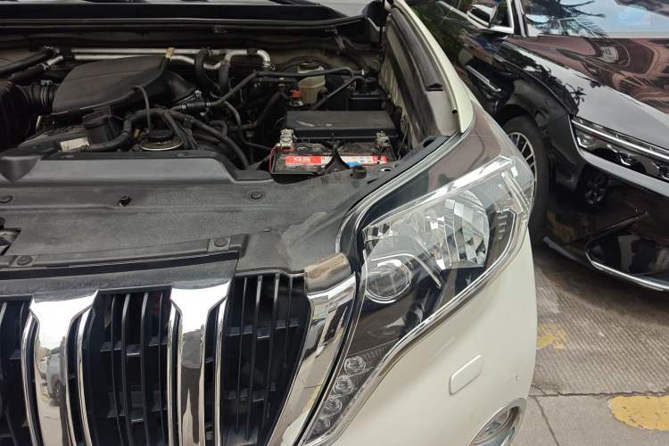 Used Toyota Prado 2015 2.7L TXL Middle East Version Engine Bay Left