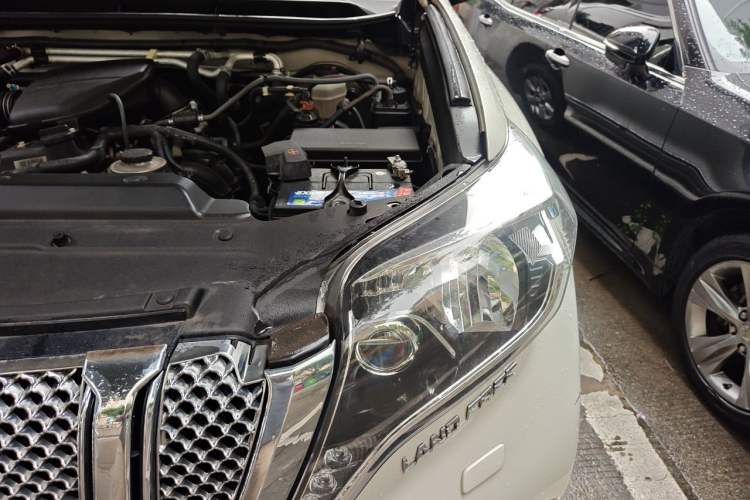Used Toyota Prado  Engine Bay Left