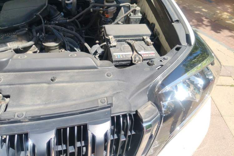 Used Toyota Prado  Engine Bay Left