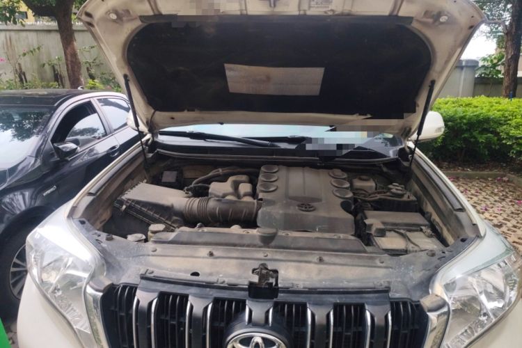 Used Toyota Prado 2015 4000 Middle East Edition Engine Bay