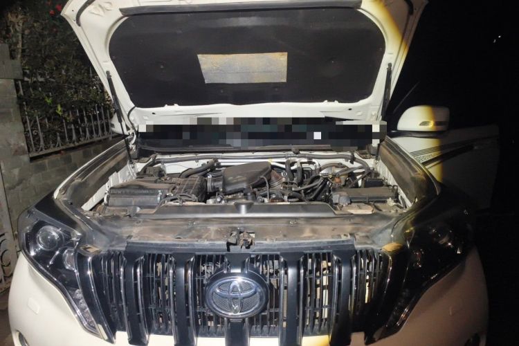Used Toyota Prado 2015 2.7L TXL Middle East Version Engine Bay