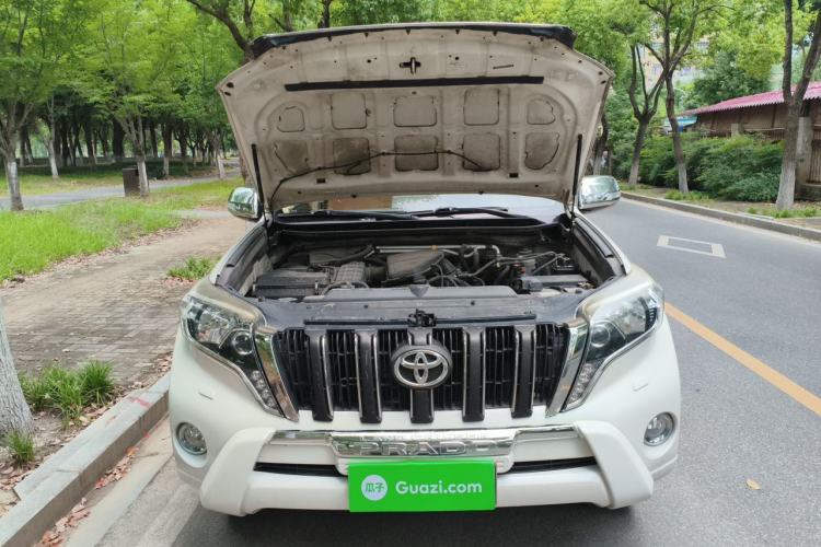 Used Toyota Prado 2015 2.7L 4x4 Gasoline Version 7 Seats U.S. Specification Engine Bay