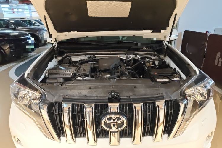 Used Toyota Prado  Engine Bay