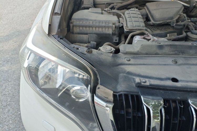Used Toyota Prado  Engine Bay Right